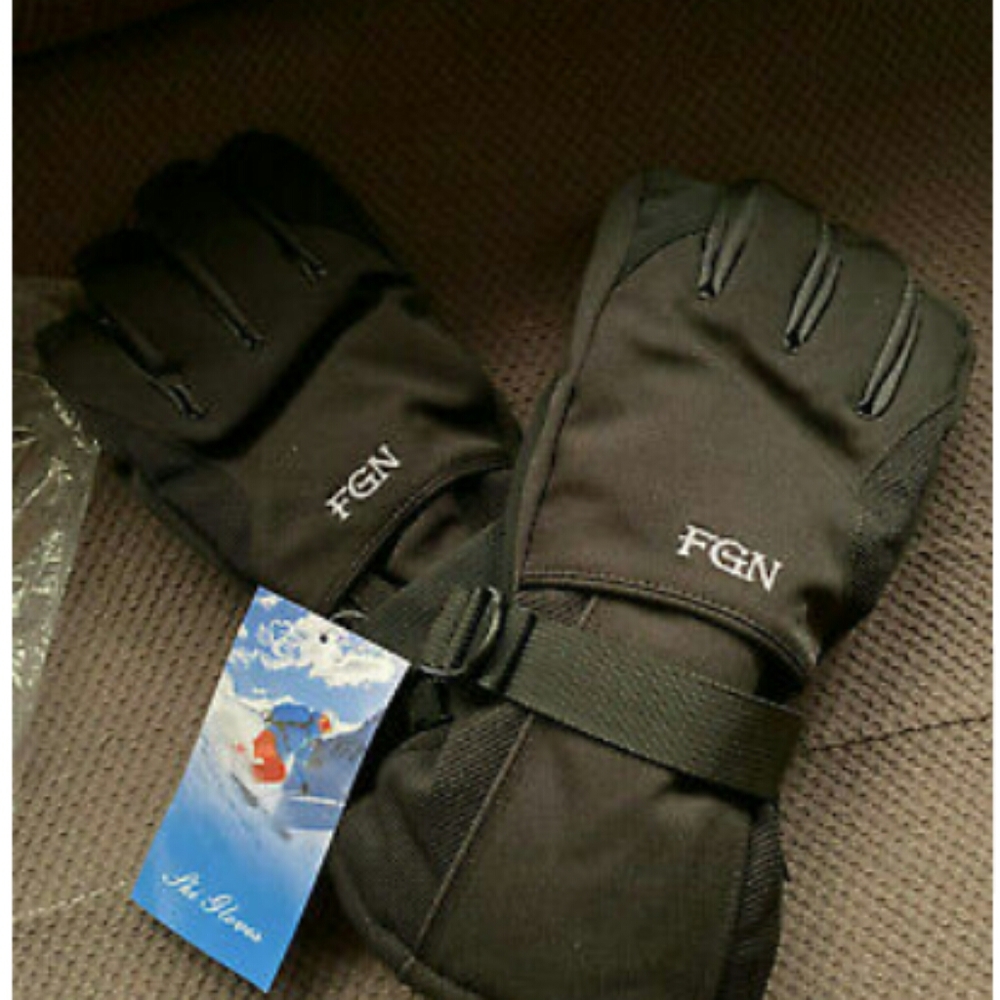 Men's FGN gloves (NWOT)